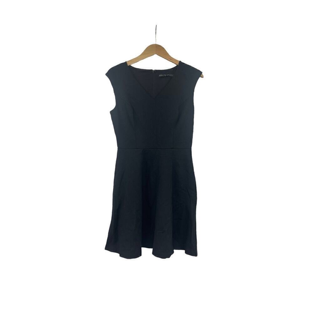 White House Black Market Black Stretch Career Dress‎ V Neck Womens 6 Petite